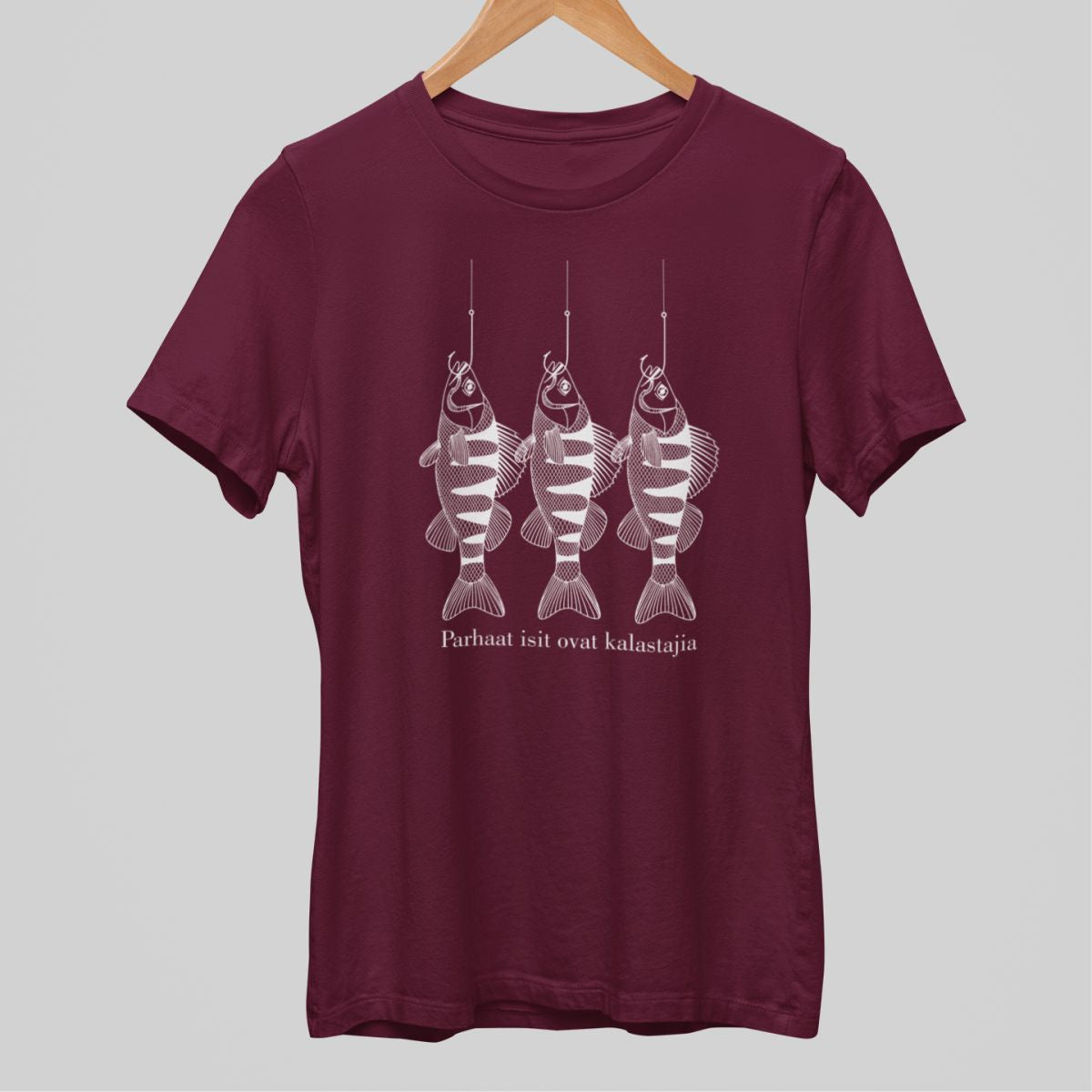 Burgundinpunainen t-paita "Parhaat isit ovat kalastajia"