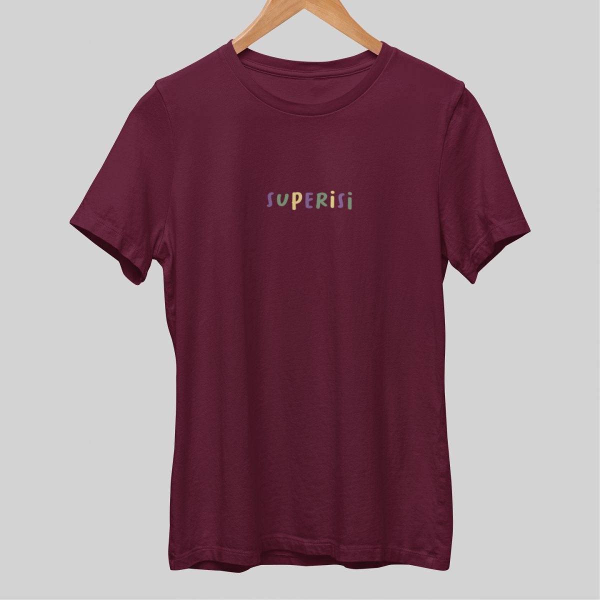 Burgundinpunainen t-paita "Superisi"