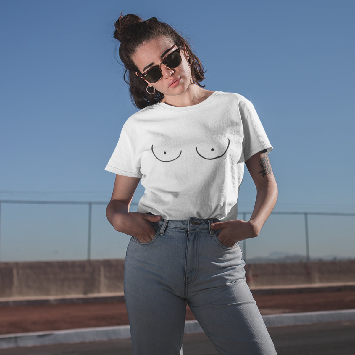 Valkoinen UNISEX T-paita Rinnat